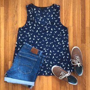 Twentyone navy blue bird print sleeveless shell sm